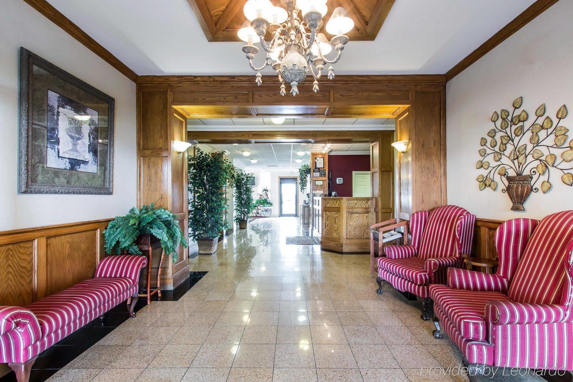 Comfort At Northwest Expressway Hotel