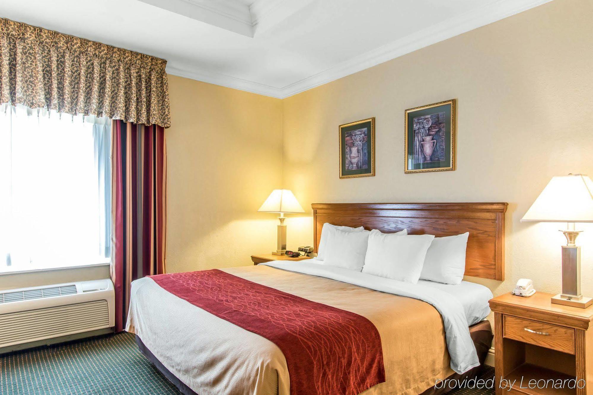 Comfort At Northwest Expressway Hotel