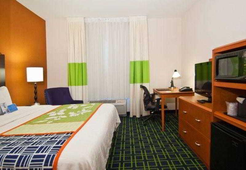 Hotel Fairfield & By Marriott Nw Expressway/warr Acres