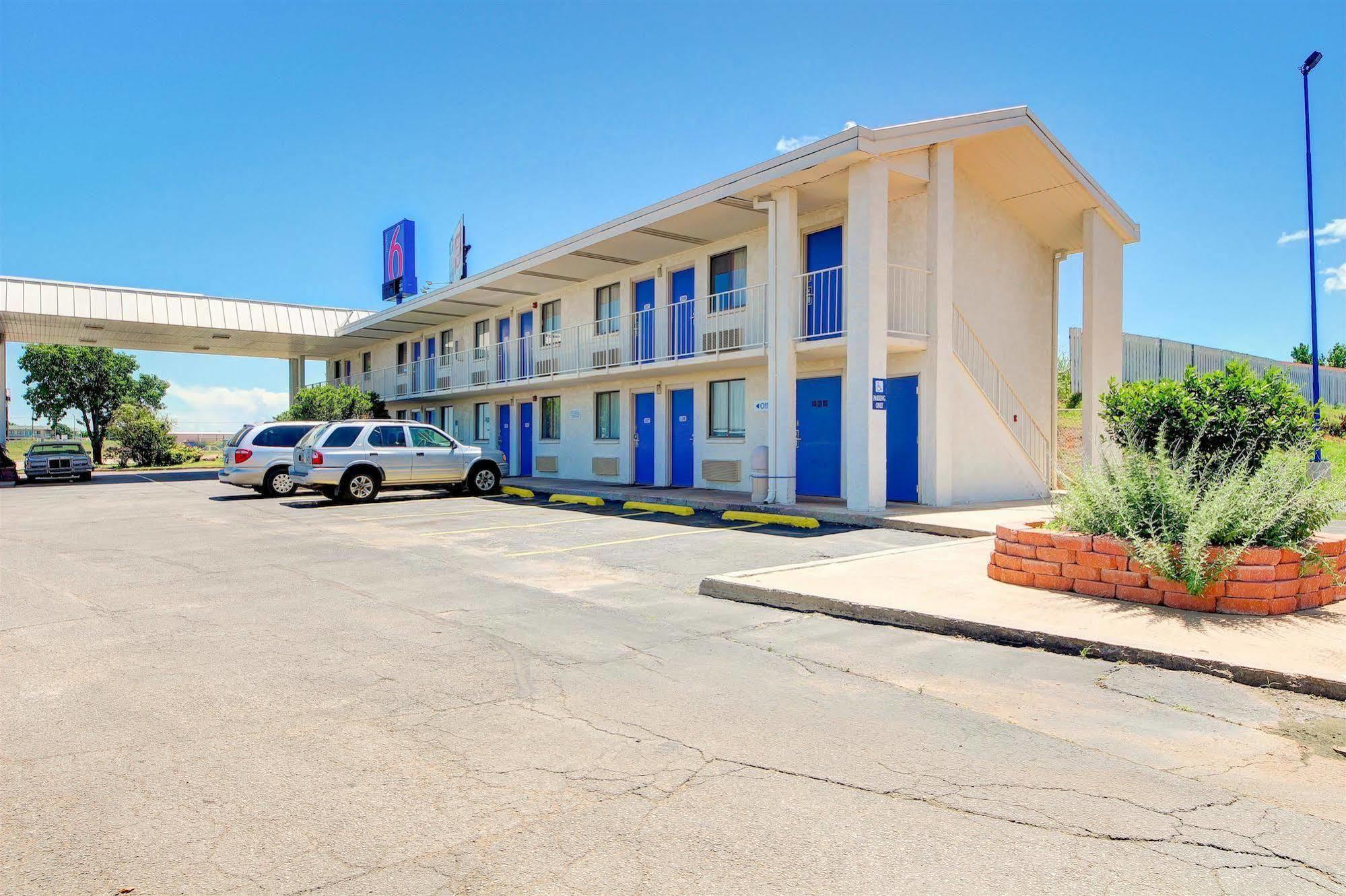 Hotel 6-oklahoma City, Ok - Frontier 2*