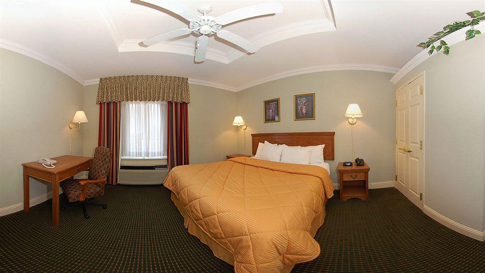Comfort At Northwest Expressway Hotel Oklahoma City