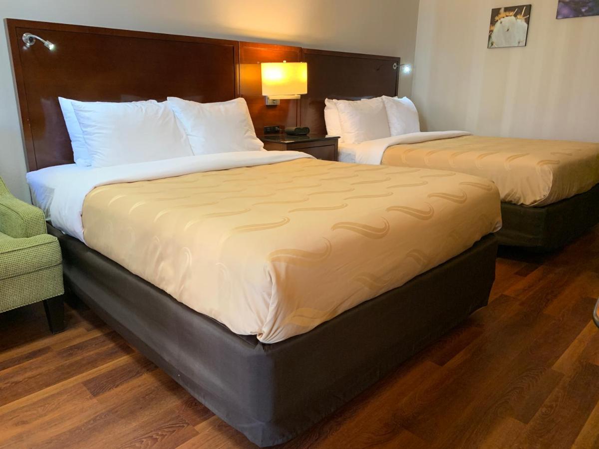 Quality South Hotel 2*