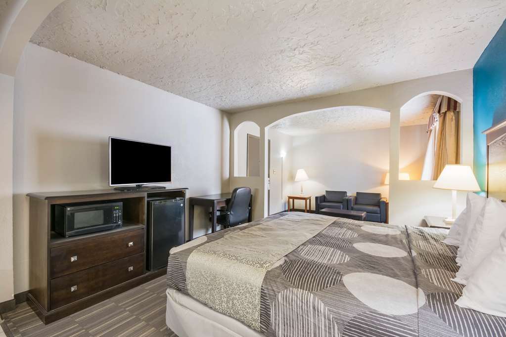 Hotel Econo &