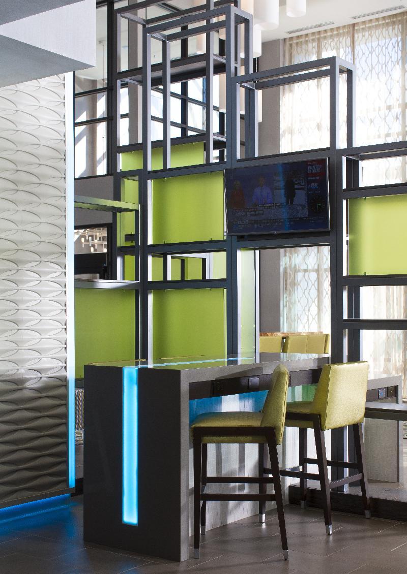 Express & Downtown - Bricktown By Ihg Hotel 3*