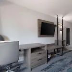 Clarion Pointe Okc Airport