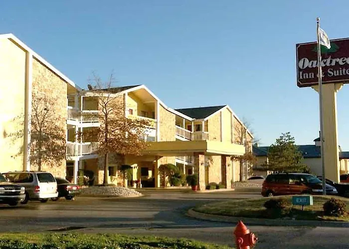 Oaktree Inn And Suites