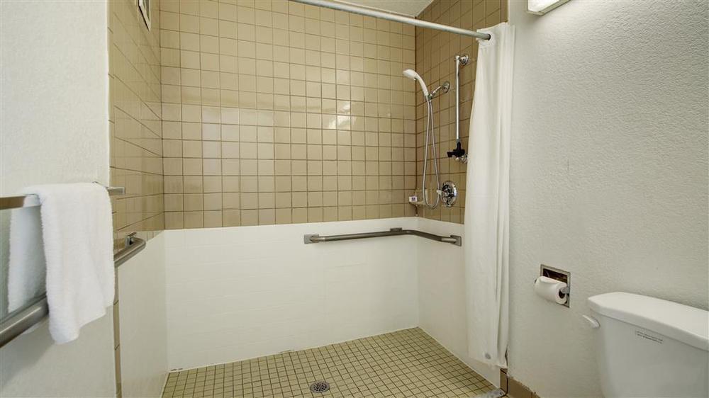 6 - Airport 2* Oklahoma City