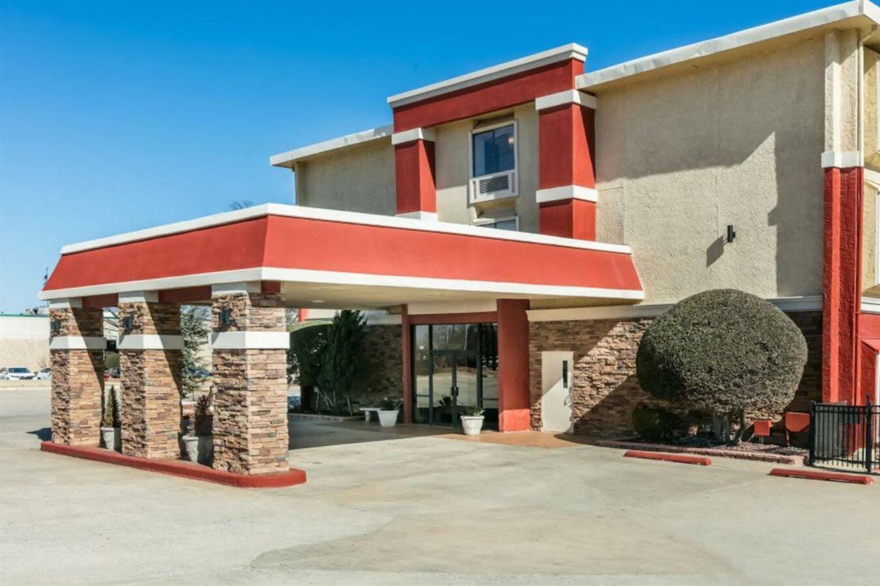 Ramada By Wyndham Airport North 2*