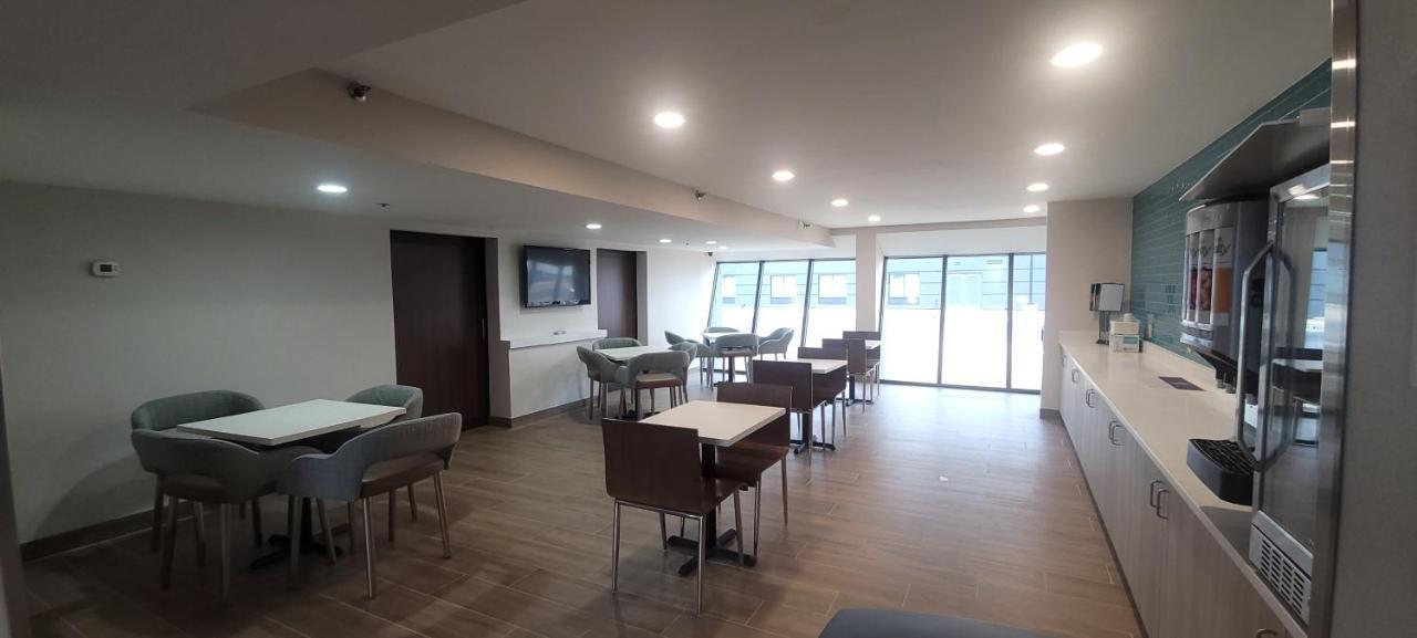 Clarion Pointe Okc Airport Oklahoma City