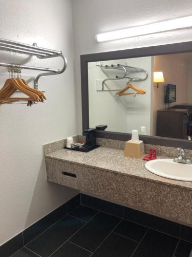 Surestay By Western West Hotel