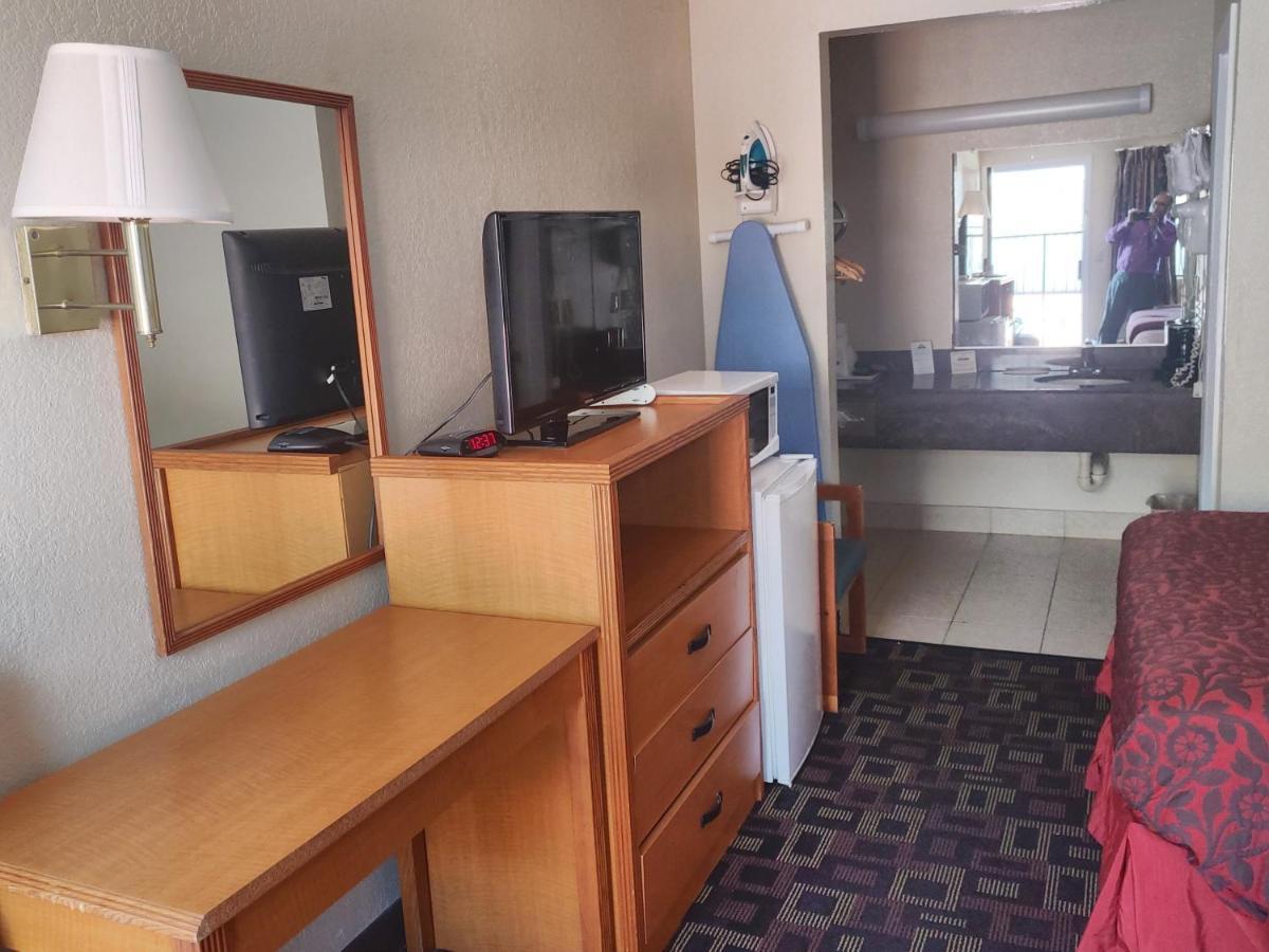 Hotel Days West Oklahoma City