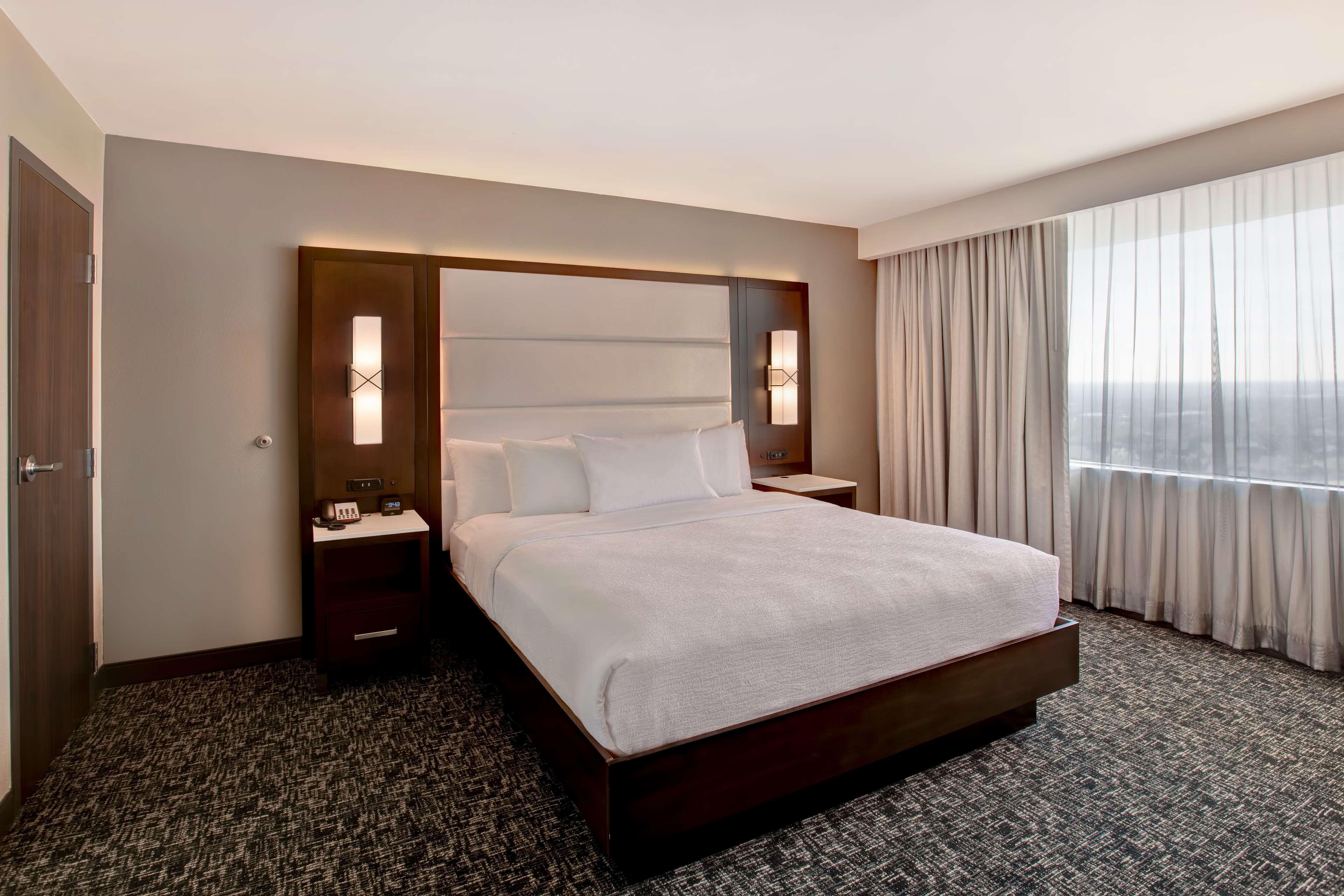 Embassy By Hilton Northwest Hotel Oklahoma City