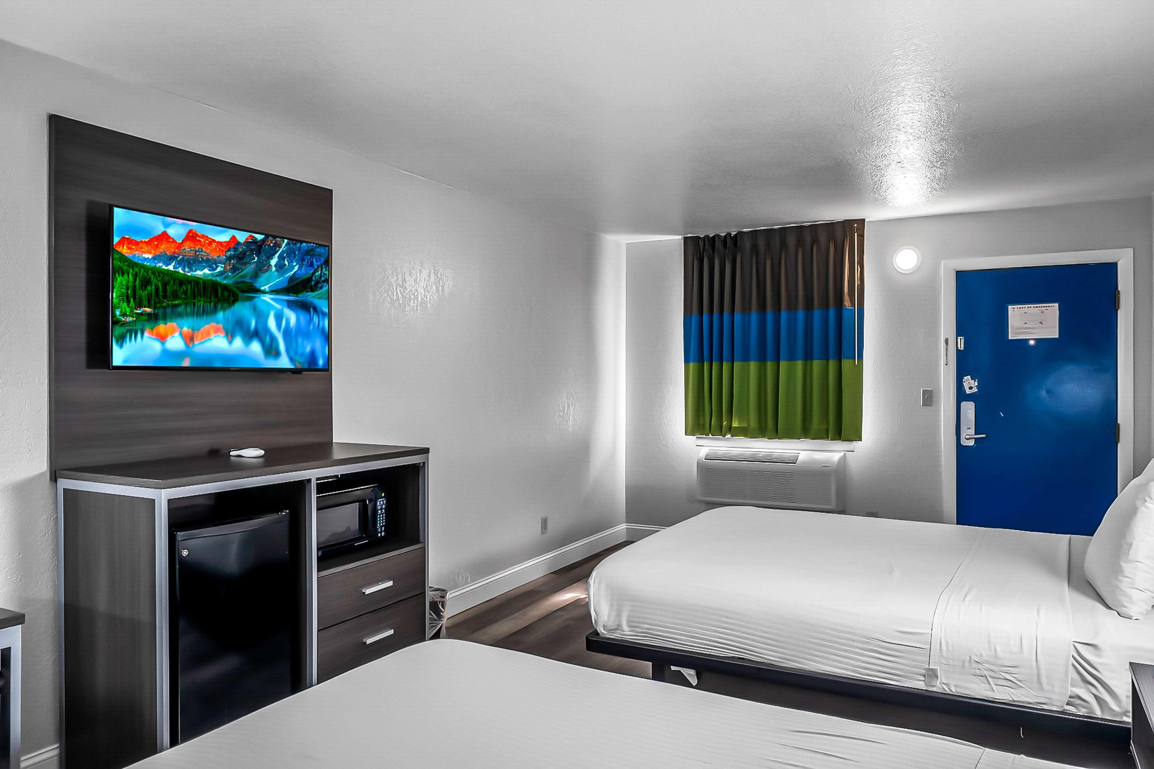 Hotel Surestay By Western West 3*