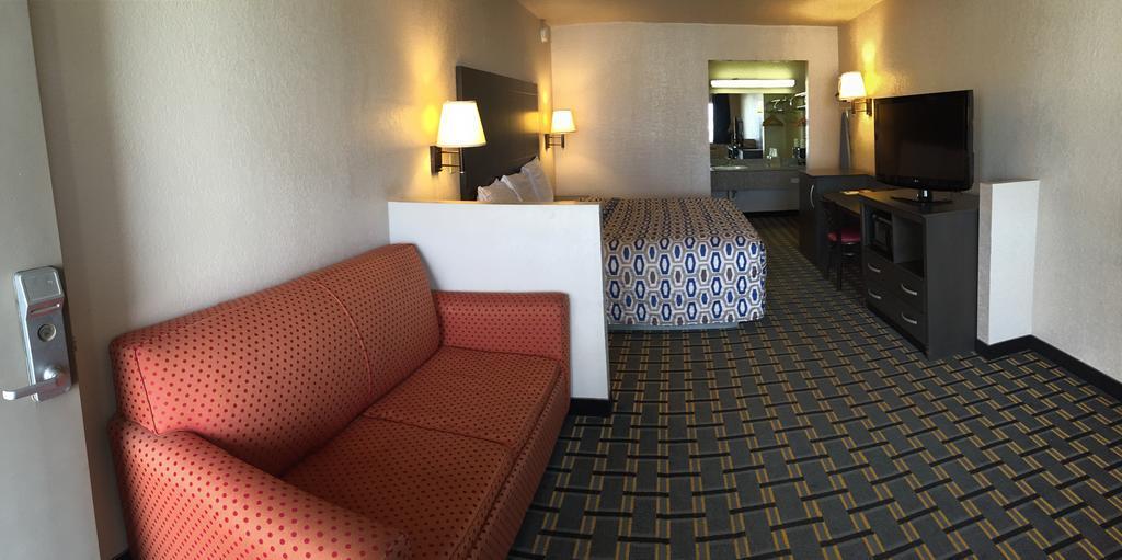 Surestay By Western West Hotel 3*