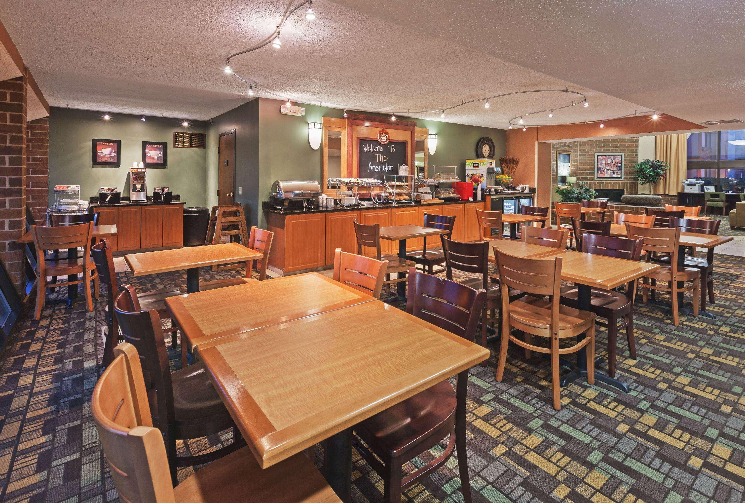 Hotel Clarion Pointe Okc Airport