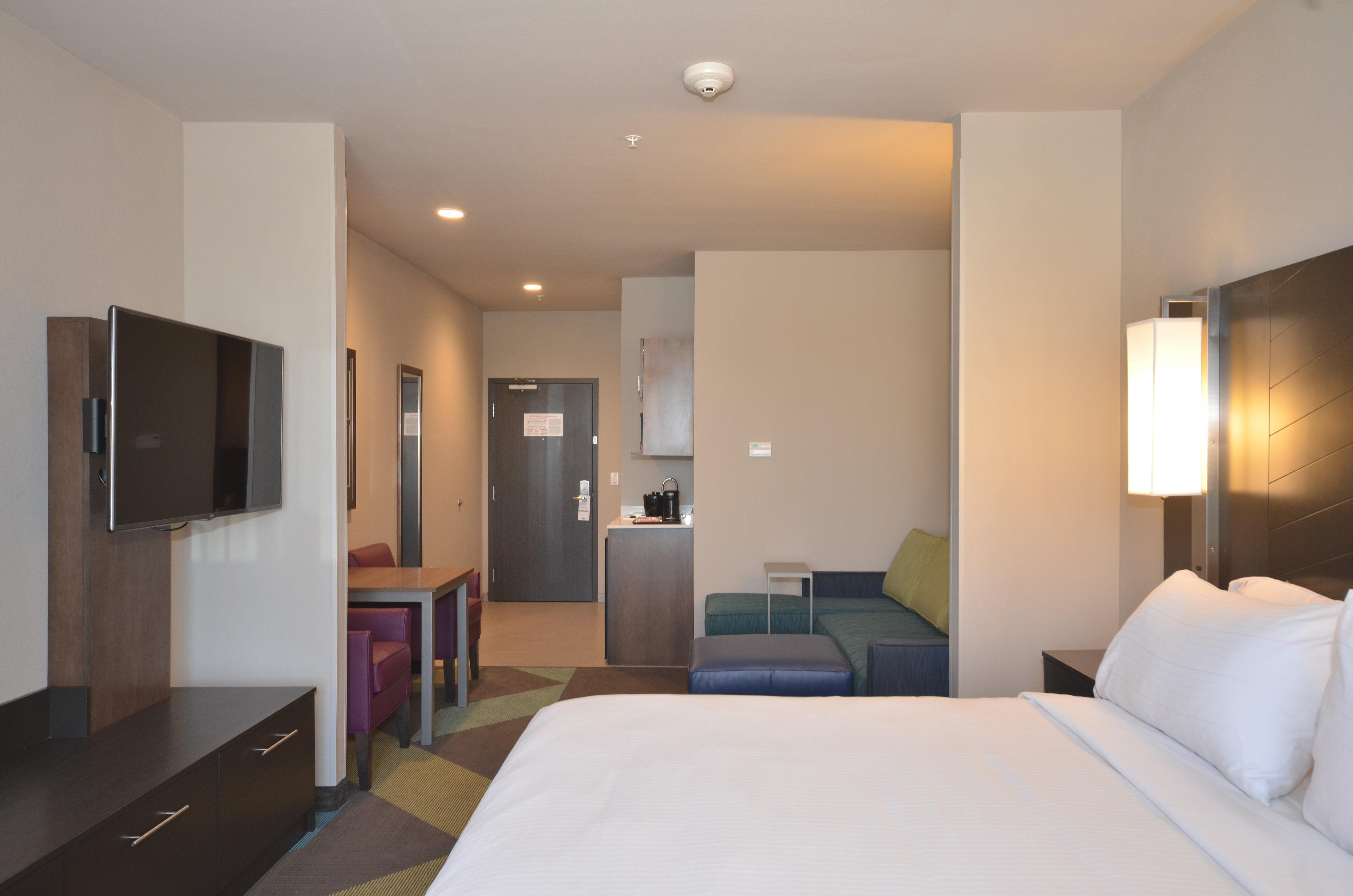 Hotel Express & Mid - Arpt Area By Ihg 3*