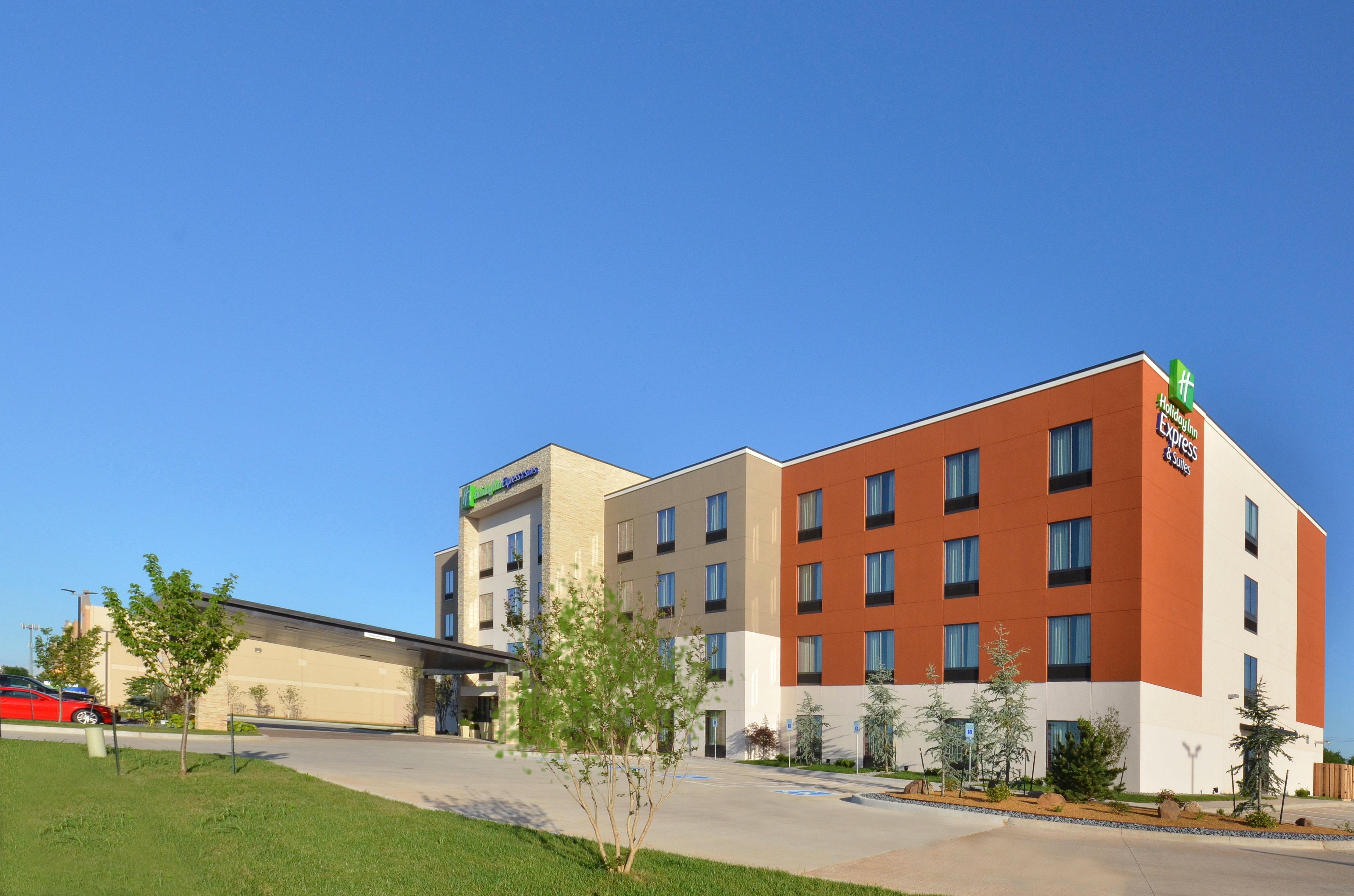 Express & Mid - Arpt Area By Ihg Hotel