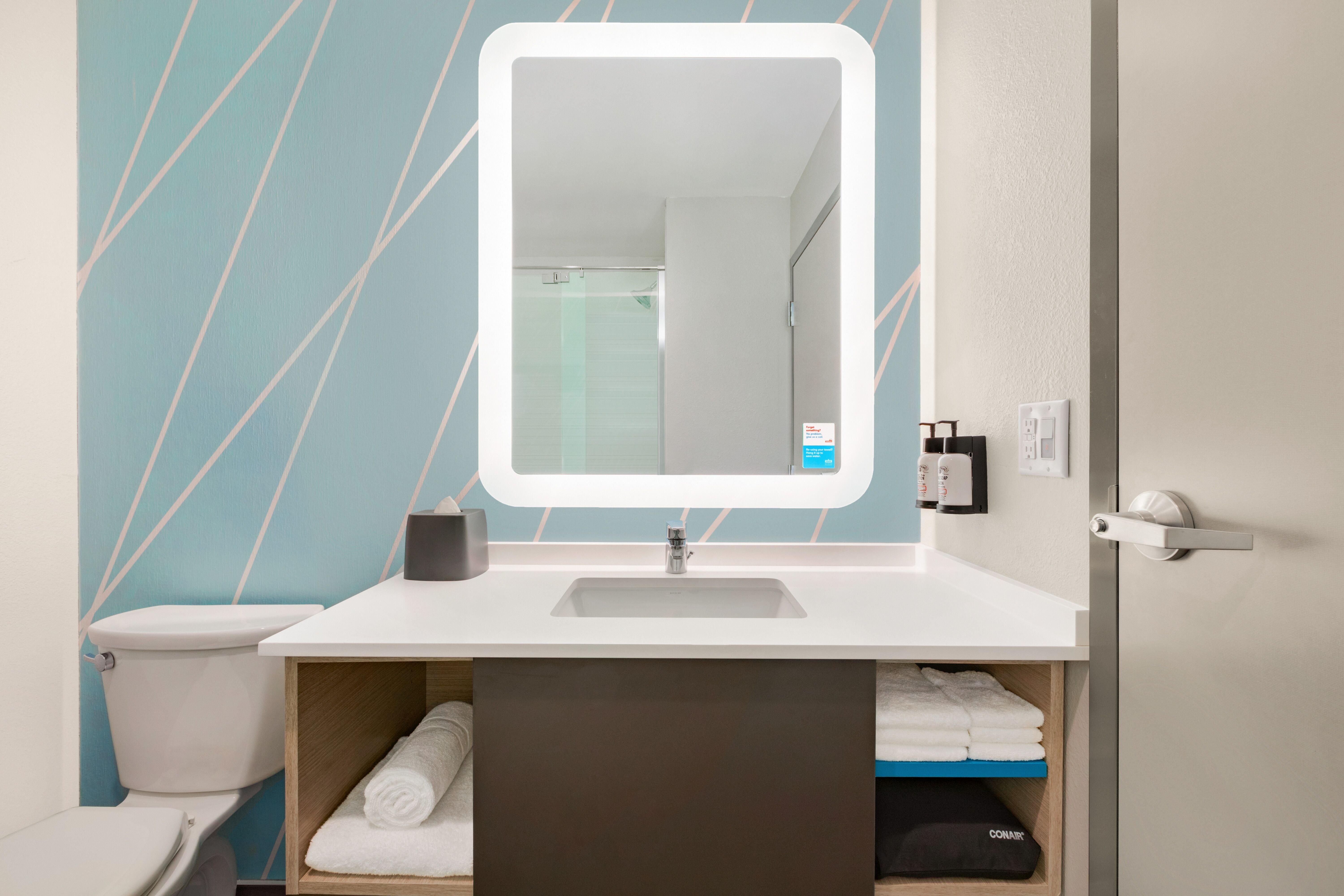 Hotel Avid - Airport By Ihg 4*