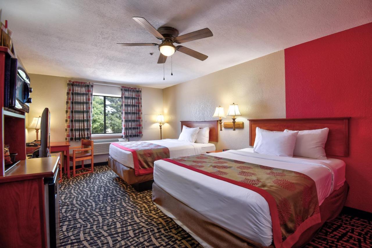 Hotel Ramada By Wyndham Airport North 2*