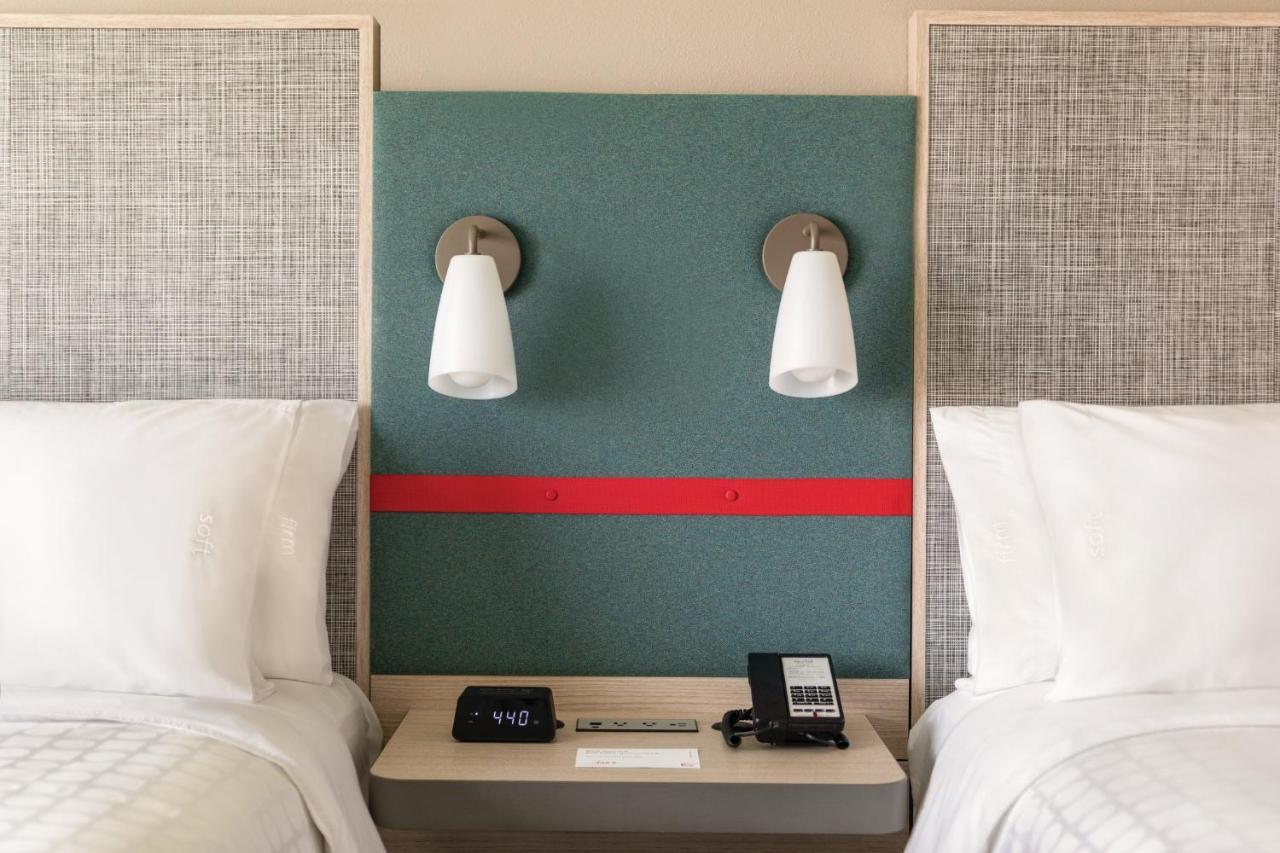 Hotel Avid - Airport By Ihg