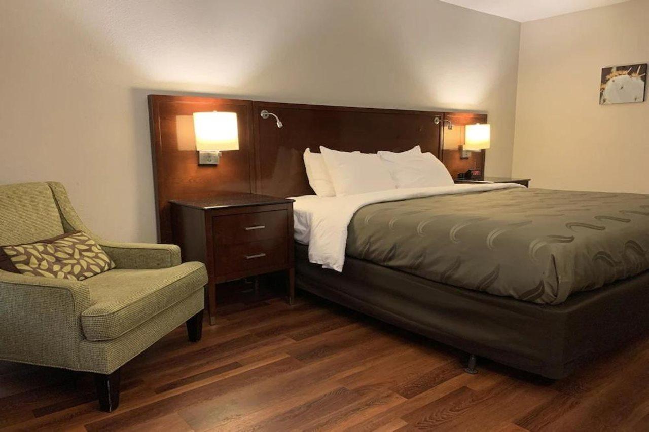 Quality South Hotel