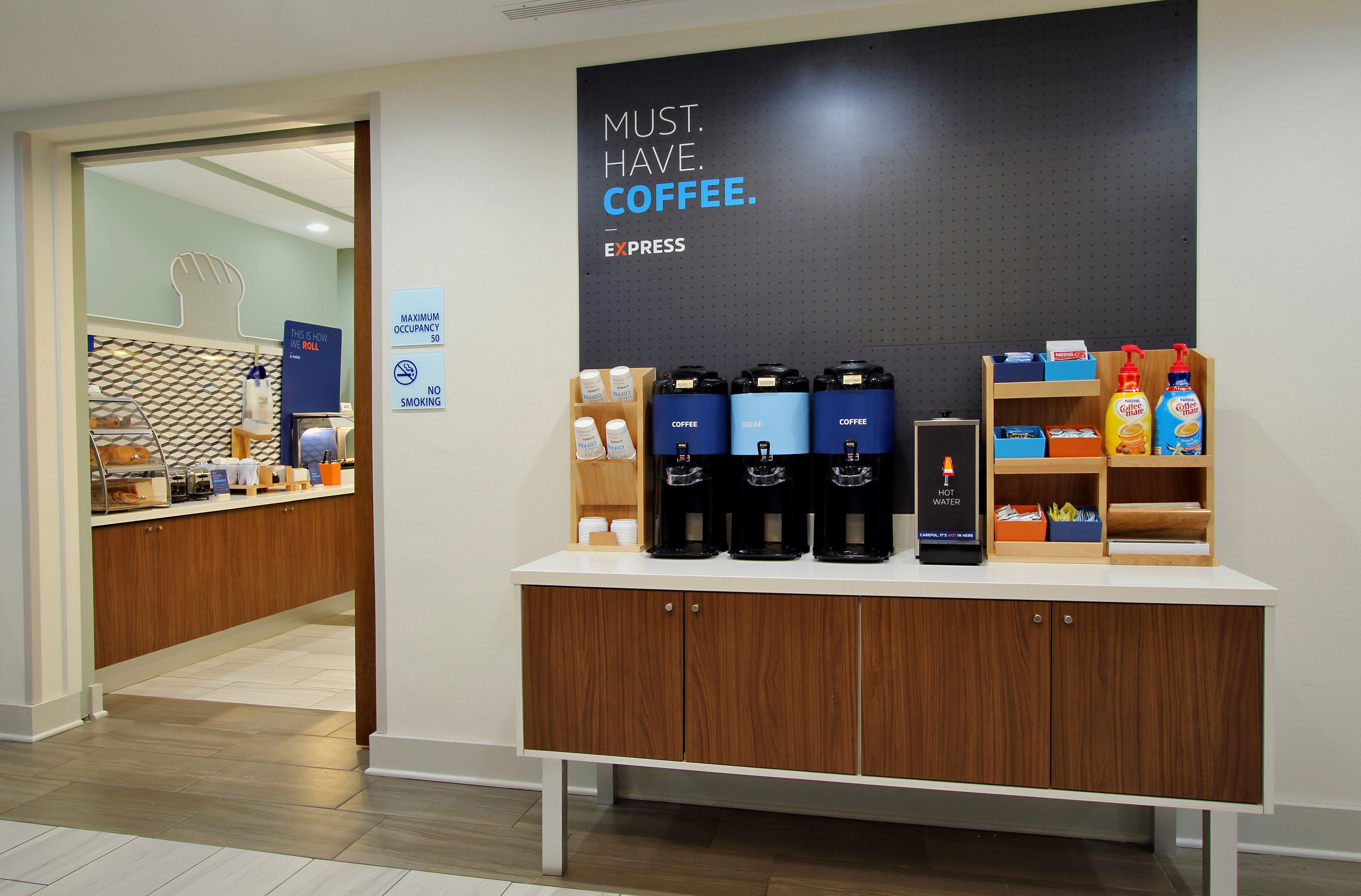 Express & Mid - Arpt Area By Ihg Hotel 3*