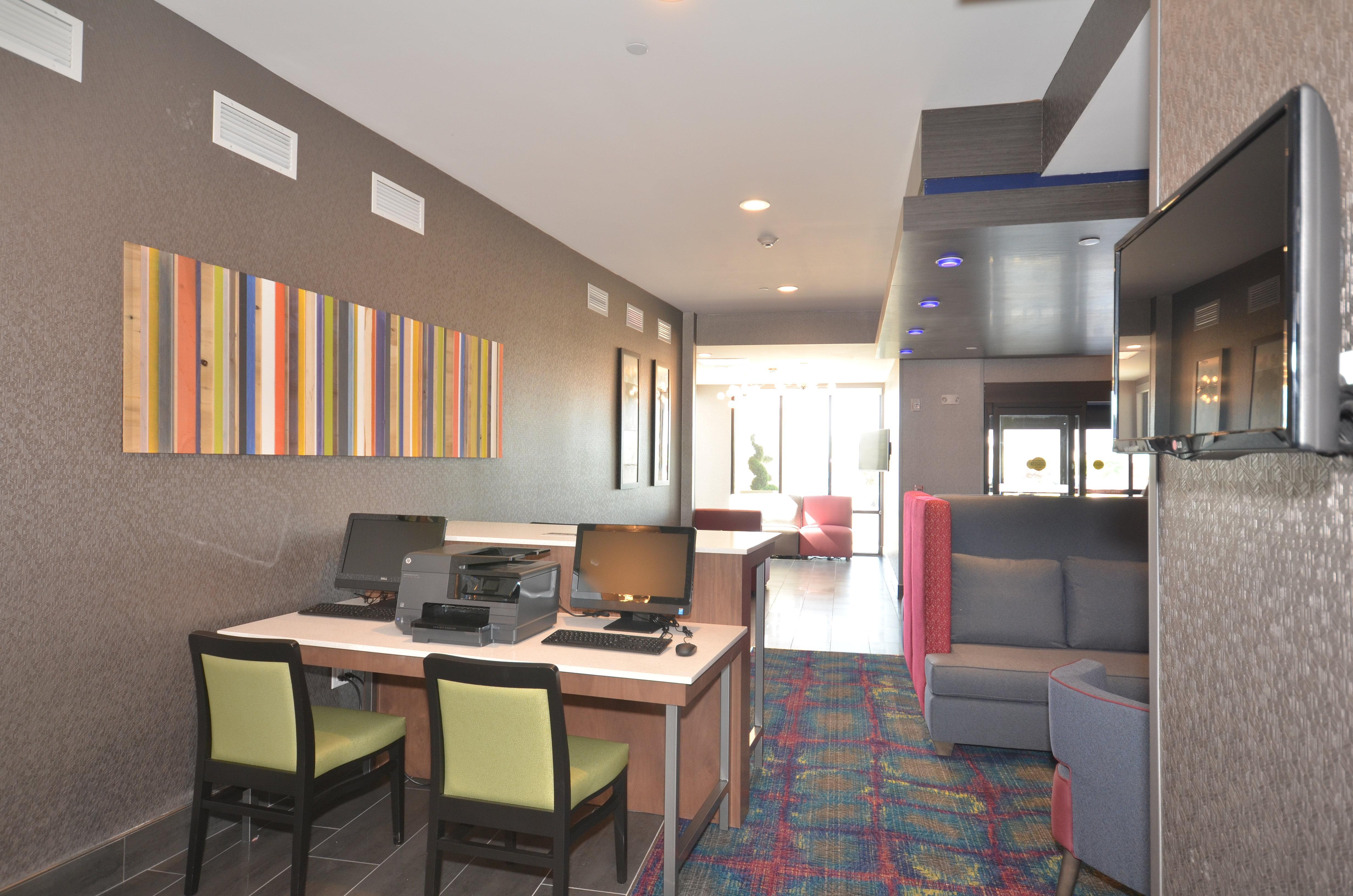Hotel Express & Mid - Arpt Area By Ihg