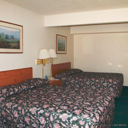 Oaktree And Inn 2*