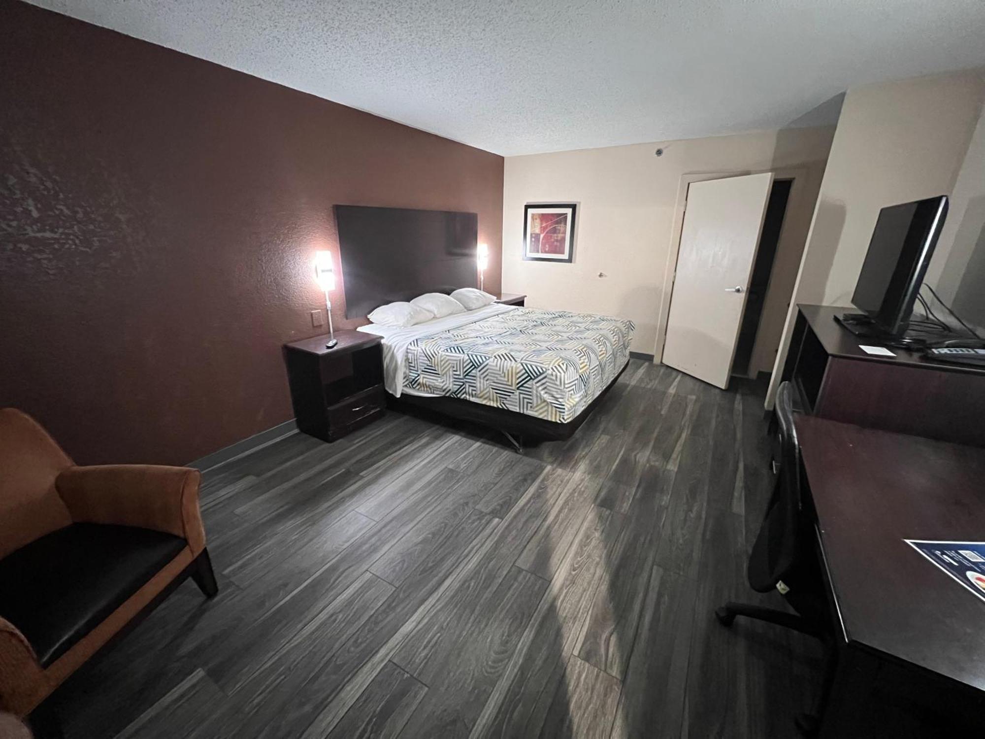 Hotel 6 Ok Fairgrounds West 2*
