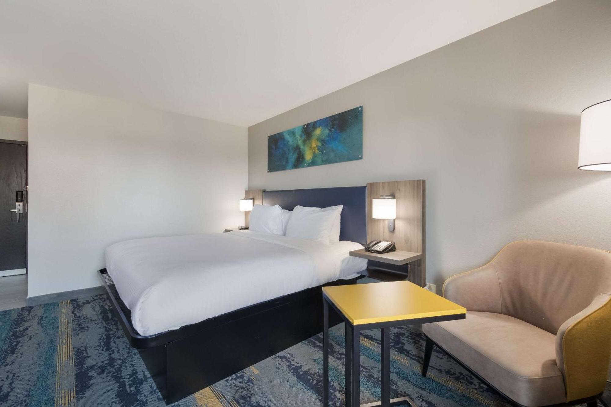 Clarion Pointe Okc Airport Oklahoma City