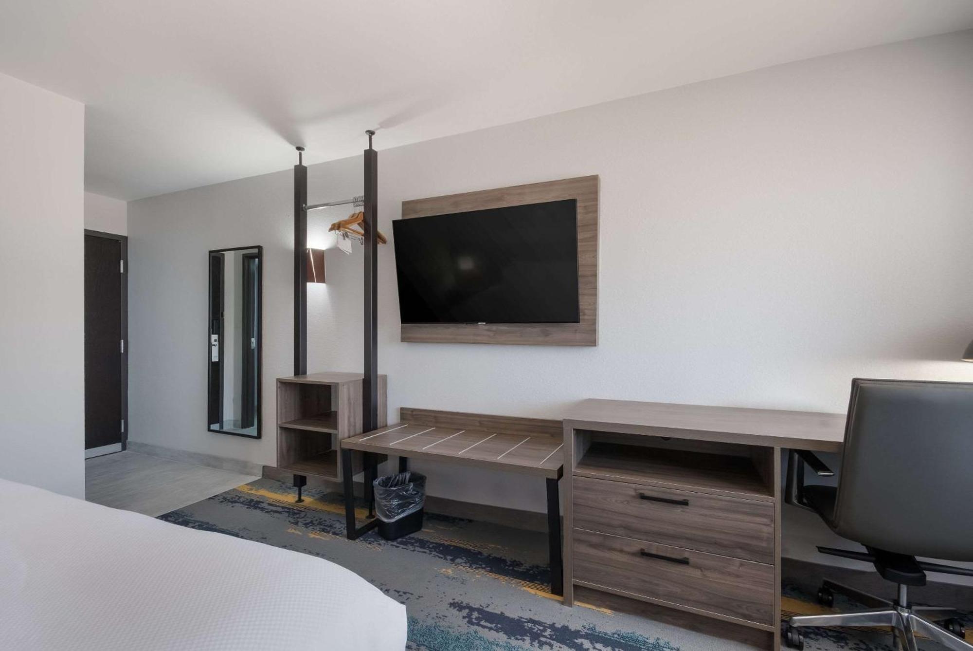 Hotel Clarion Pointe Okc Airport Oklahoma City