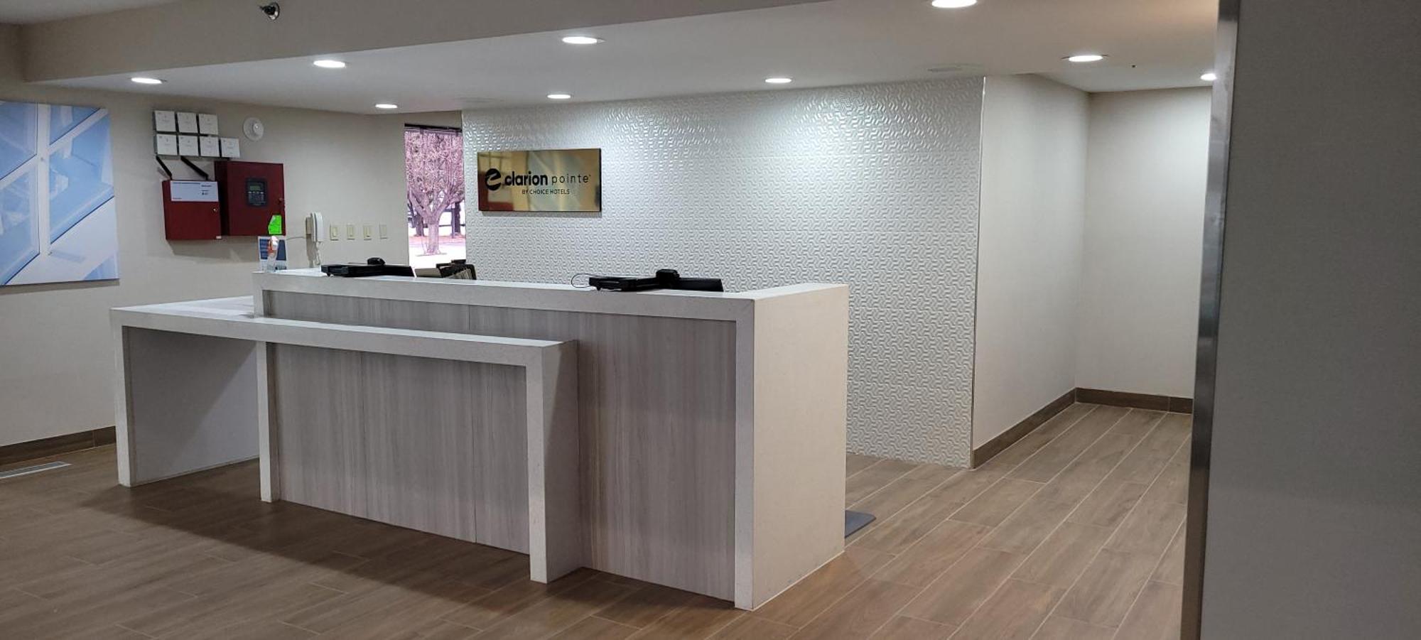Hotel Clarion Pointe Okc Airport 2*