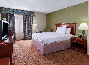 Hotel Clarion Pointe Okc Airport