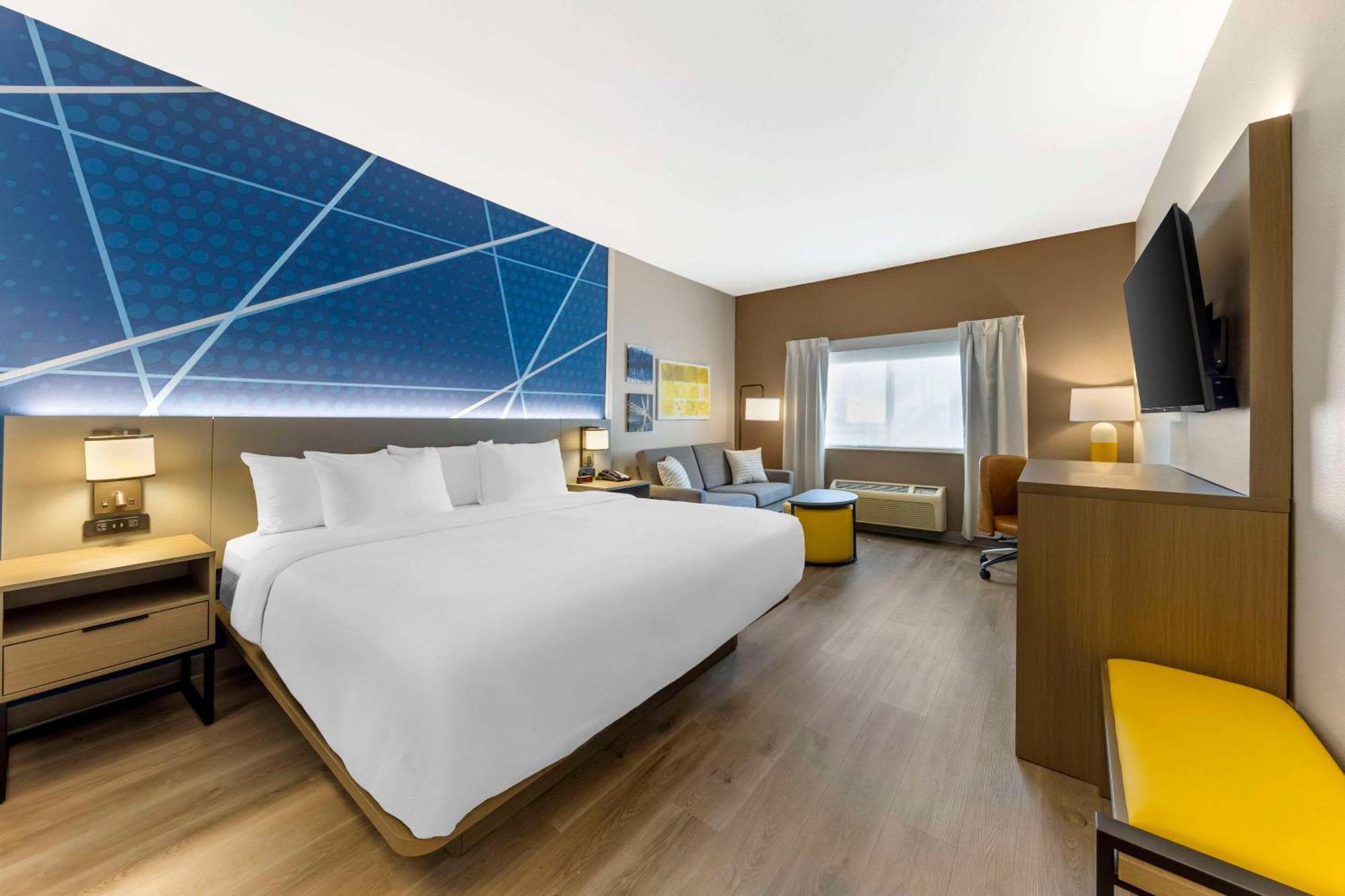 Hotel Comfort & North - Quail Springs 3*