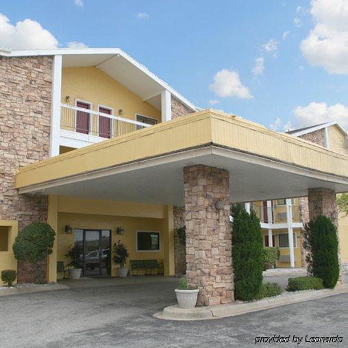 Inn Oaktree And 2*