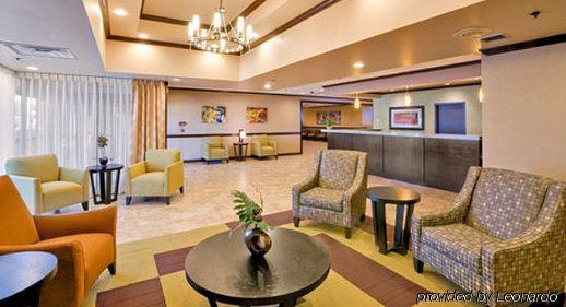 Holiday Airport By Ihg Hotel 3*