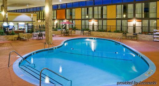 Holiday Airport By Ihg Hotel 3*