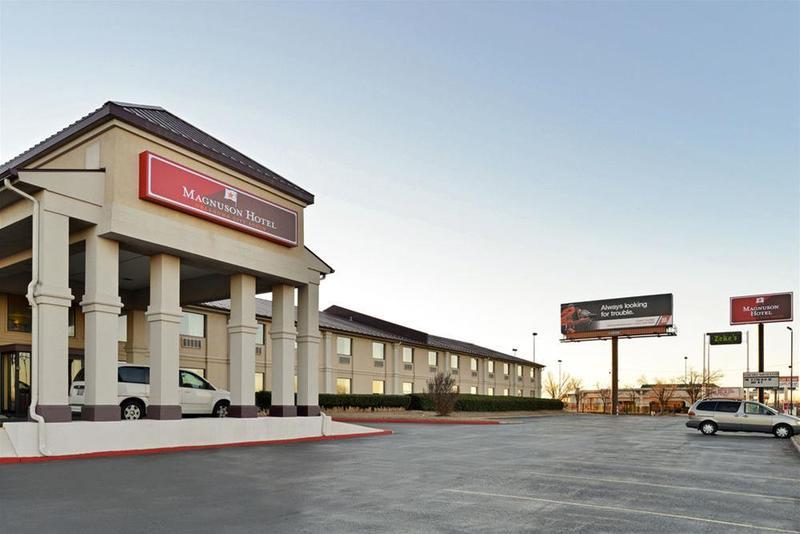 Hotel Ramada By Wyndham Airport North Oklahoma City