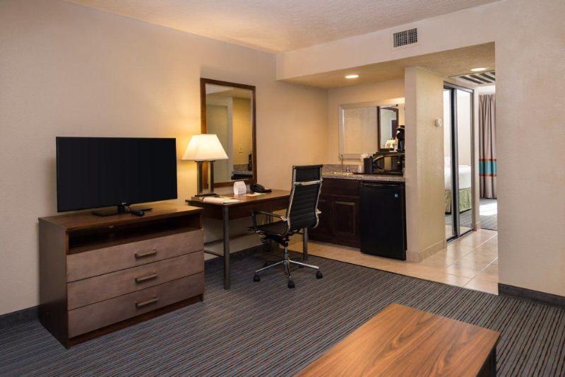 & North By Ihg 3* Oklahoma City