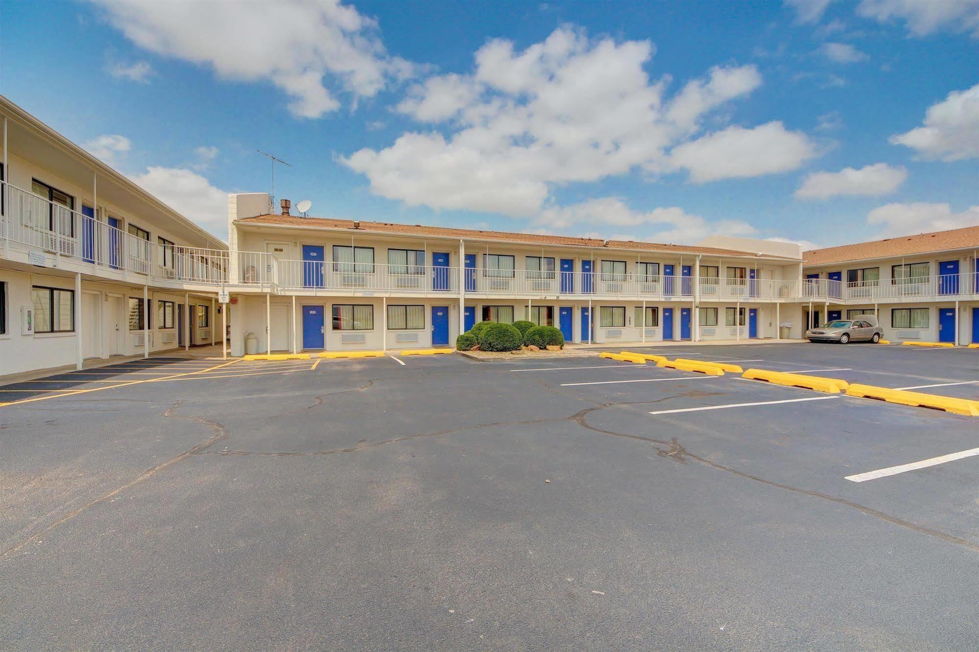 6 - Airport Hotel Oklahoma City