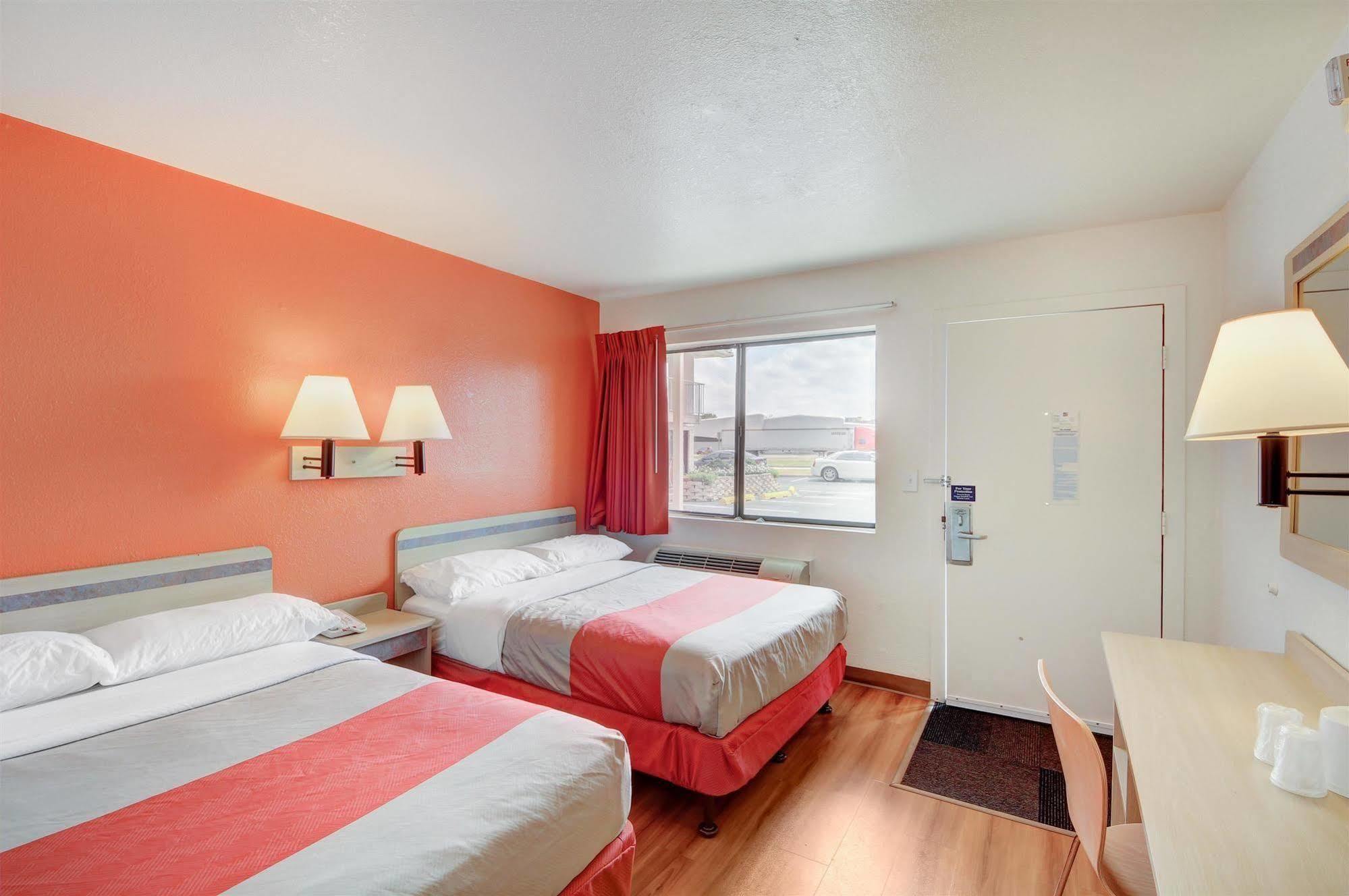 6 - Airport Hotel Oklahoma City