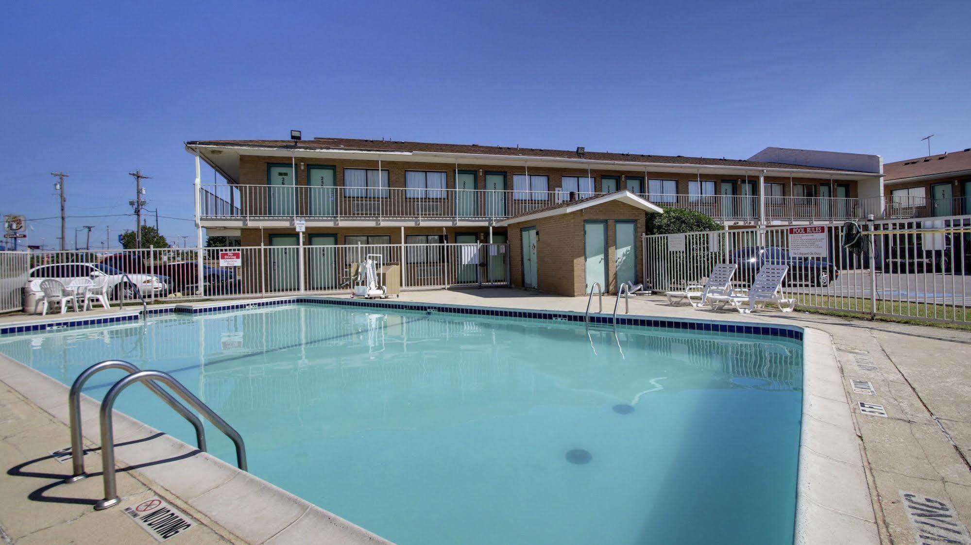 6 - Airport Hotel