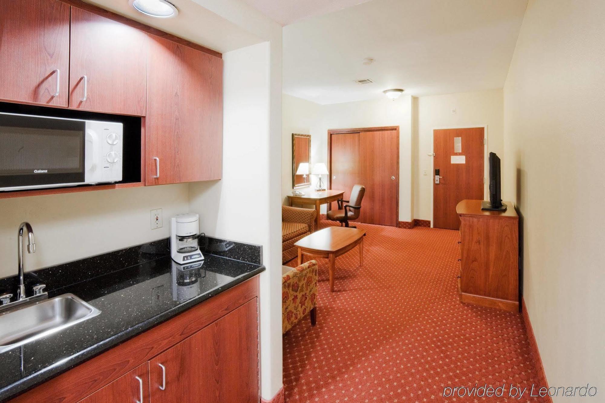 Hotel Oyo Townhouse Airport 3*