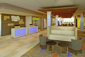 Express & Mid - Arpt Area By Ihg