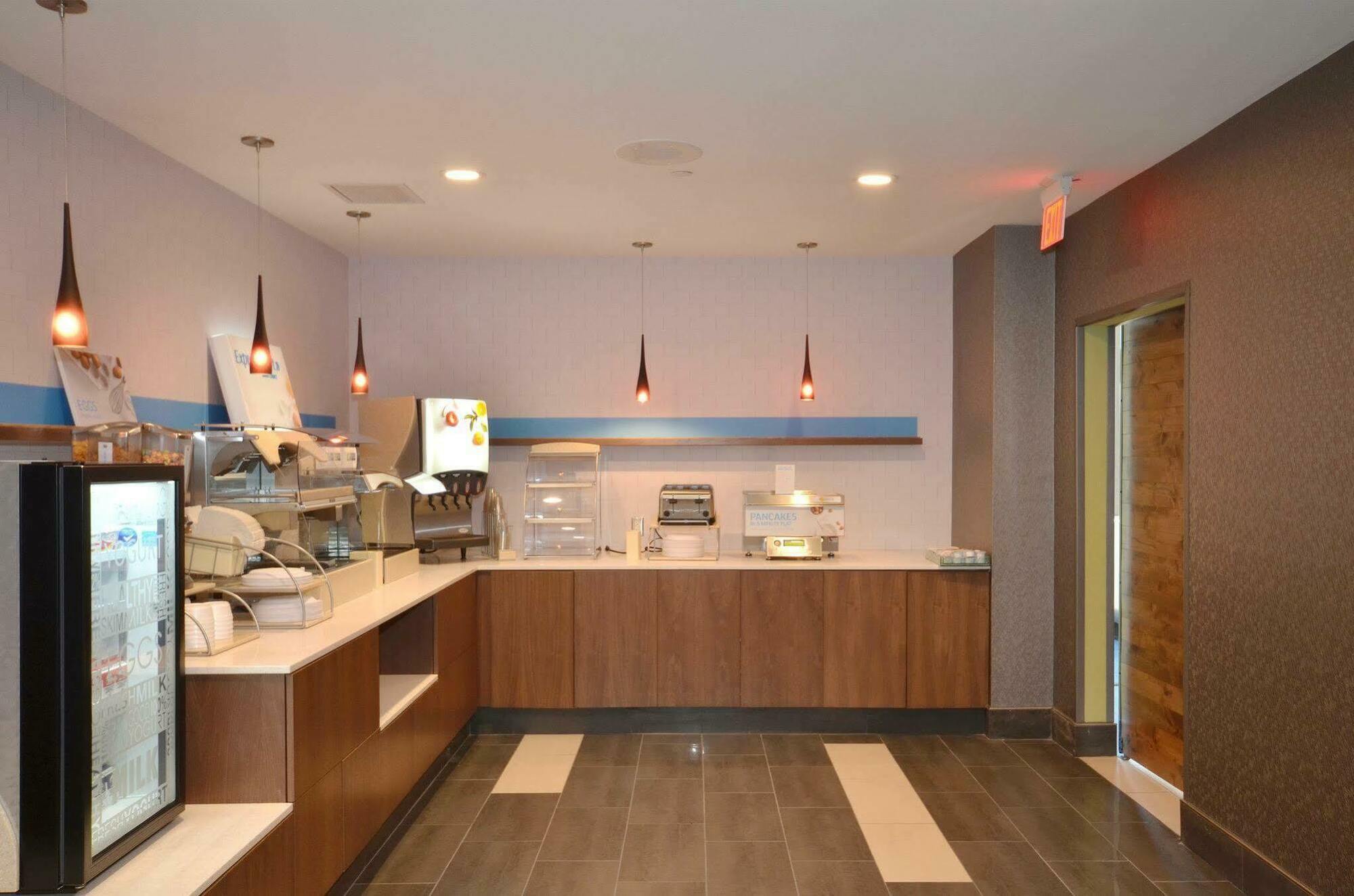 Express & Mid - Arpt Area By Ihg Oklahoma City