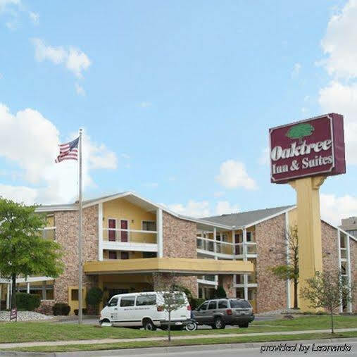 Inn Oaktree And