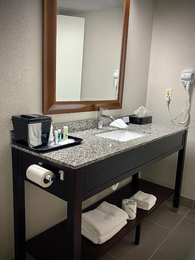 Hotel Quality South 2*